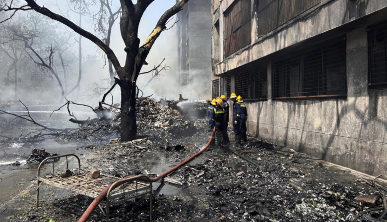 Tragedia aérea en India: un avión de Air India con destino a Londres se estrelló con más de 240 personas a bordo