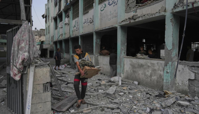 Ataques Aéreos de Israel en Gaza Dejan Más de 100 Muertos y Centenares de Heridos