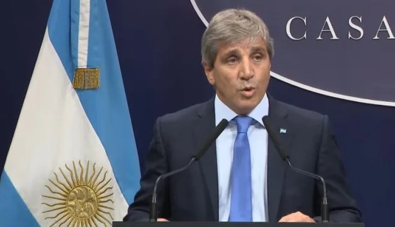 Caputo sigue hipotecando al país: colocó unos $9 billones con super tasas de hasta el 65% y no logró cubrir todos los vencimientos
