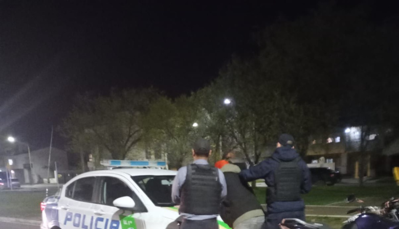 Aprehendieron a un joven que llevaba una moto robada en Boulevard Ayacucho