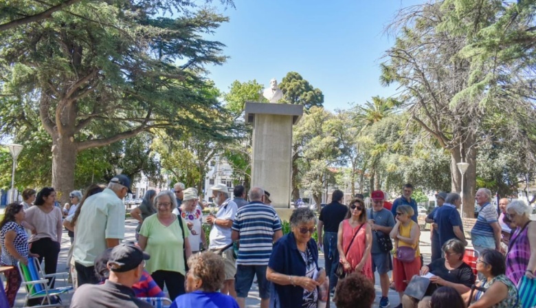 Jubilados se movilizan en Viedma contra el ajuste de Milei