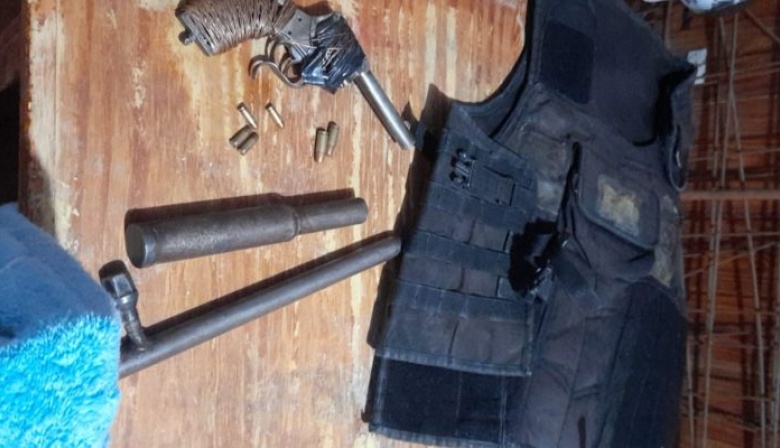 Incautaron armas y municiones en un allanamiento en el Barrio Guido