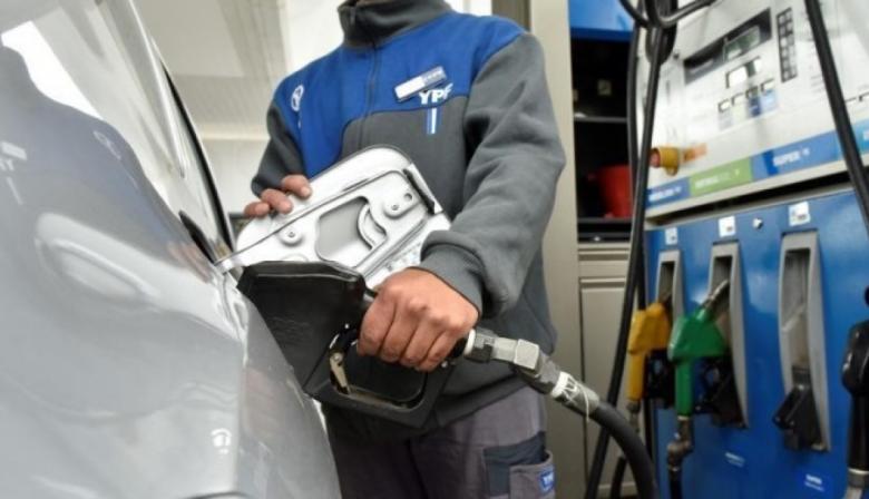 Por primera vez en dieciseís meses, se registró un mínimo aumento en la venta de combustible