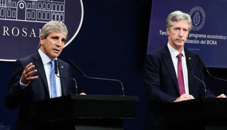 Caputo se endeuda por USD 7.000 millones mientras el Gobierno elimina restricciones a capitales especulativos