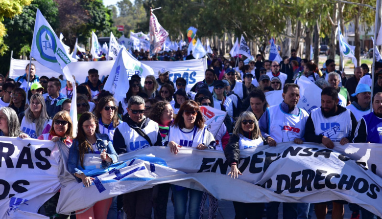 Unter mantiene su paro: segunda jornada en defensa salarial