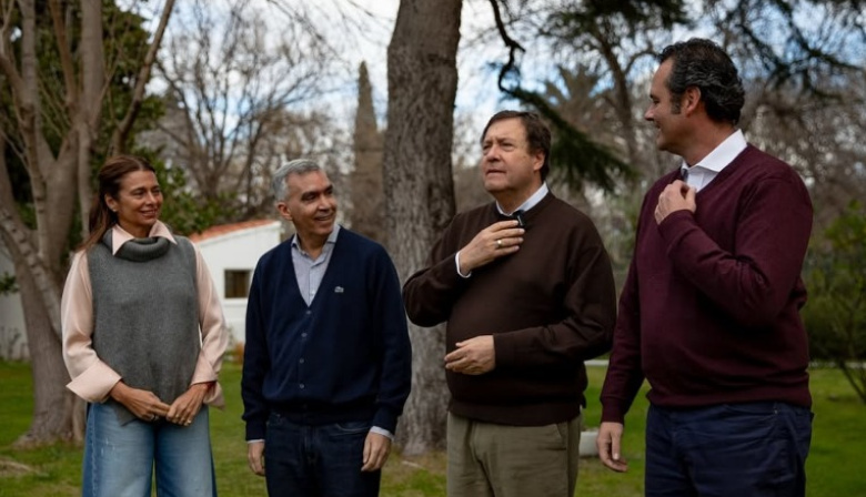 Weretilneck presentó a los candidatos de Juntos Somos Río Negro para octubre eligiendo a su circulo más cercano