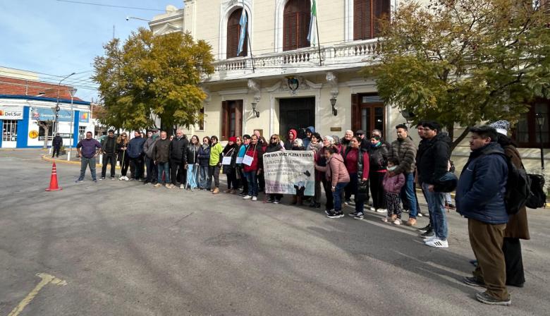 Movilización en Viedma en rechazo al veto presidencial sobre discapacidad y jubilaciones