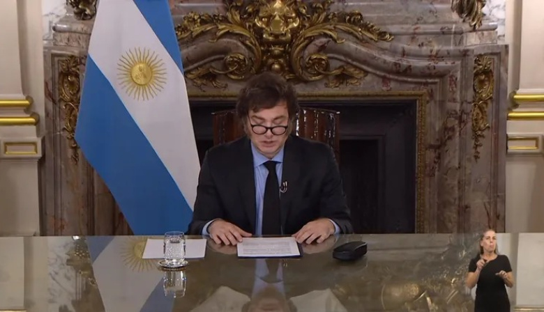 Milei redobla la apuesta por el ajuste fiscal y se enfrenta al Congreso para “Blindar” el superávit
