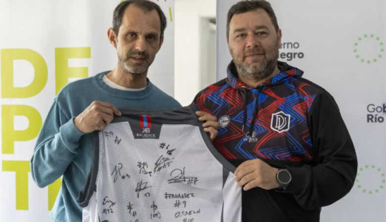 Deportivo Viedma se enfrenta a la Selección de Bariloche en un amistoso solidario este sábado
