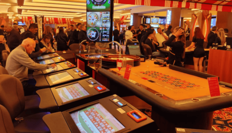 Multaron a 15 comercios en Viedma por incumplir la veda: el Casino abrió hasta las 5 de la mañana.