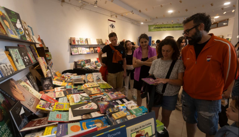 Último día de la decimoquinta Feria Municipal del Libro: una jornada dedicada a la memoria, el ambiente y la literatura de la Comarca
