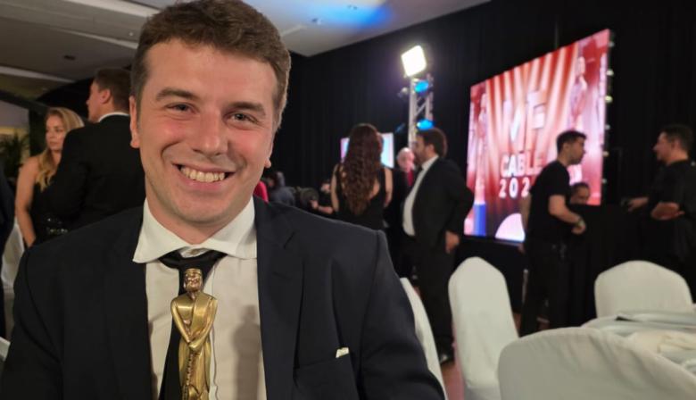 El joven viedmense Ramiro Davis ganó un Martín Fierro por su labor en Comunidad de Negocios de LN+