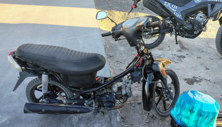 Secuestraron una moto con pedido judicial que era conducida por un menor en Viedma