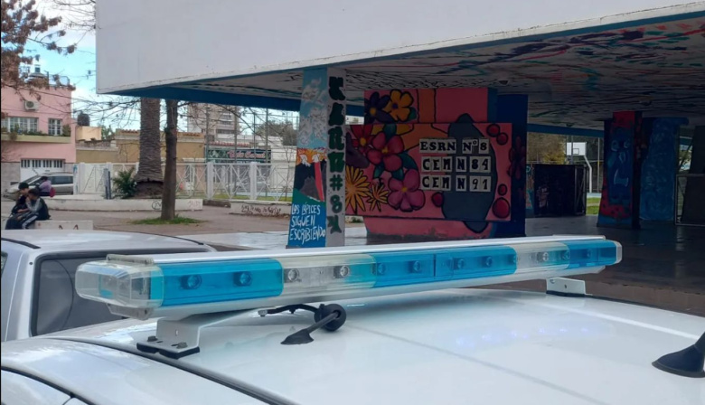 Un alumno fue apuñalado cerca del CEM Nº 8