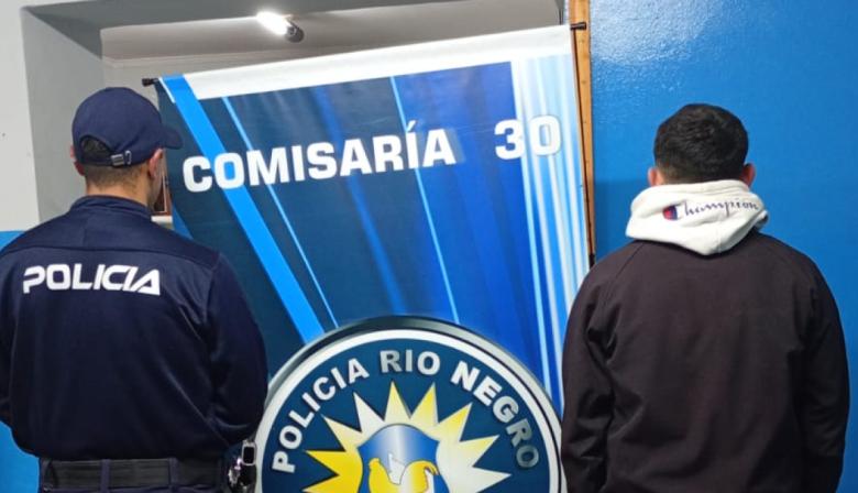 Intento de robo en Viedma: detuvieron a un hombre tras forzar el portón de una vivienda en Santa Clara