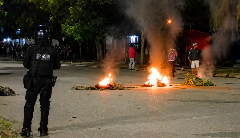 hallan muerta a Agostina Vega y una represión policial desata una crisis política