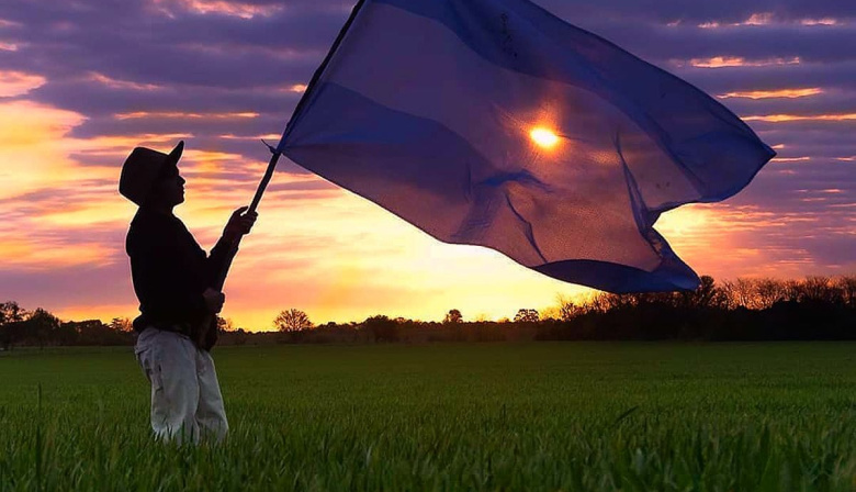 Viedma marcha contra la reforma de la Ley de Tierras