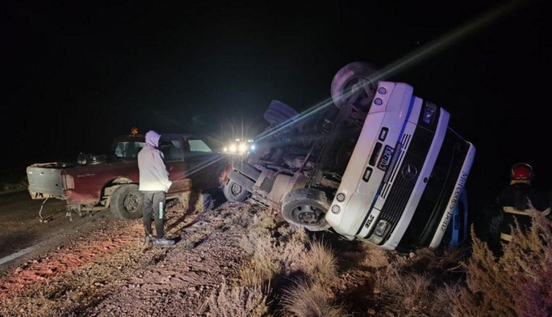 Volcó un camión que iba a Vaca Muerta en la Ruta 151 y la intendenta de Catriel volvió a reclamar obras
