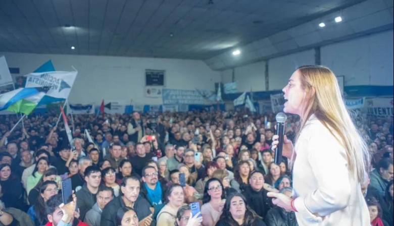 Con un acto multitudinario, Soria puso el foco en la unidad opositora