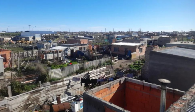 Toma Perón en Viedma: las familias resisten un posible desalojo y reclaman una solución habitacional