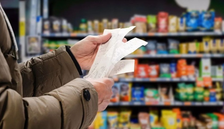 La Cámara de Comercio advierte que el endeudamiento familiar profundiza la caída del consumo local