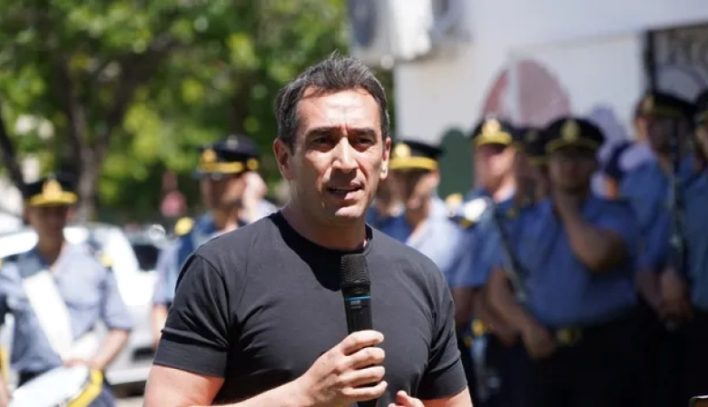 Cruzadas y denuncias: qué pasó en el violento cruce entre el intendente de Viedma y un periodista