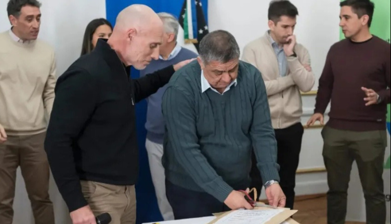 Weretilneck licitó 30 viviendas en Viedma con una cooperativa que tenía retirada la autorización para funcionar