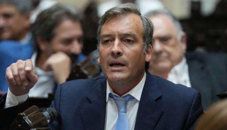 Martín Soria enfrenta al oficialismo en el Senado por la venta de tierras a extranjero