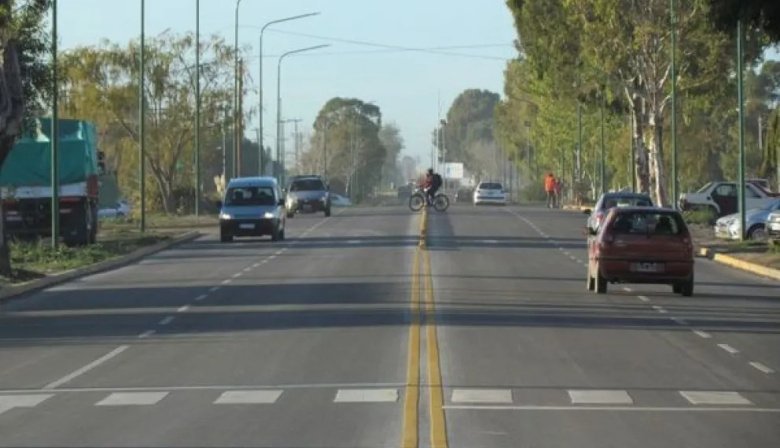 Viedma cambia el plan para cruzar la avenida Perón: evalúan semáforos peatonales