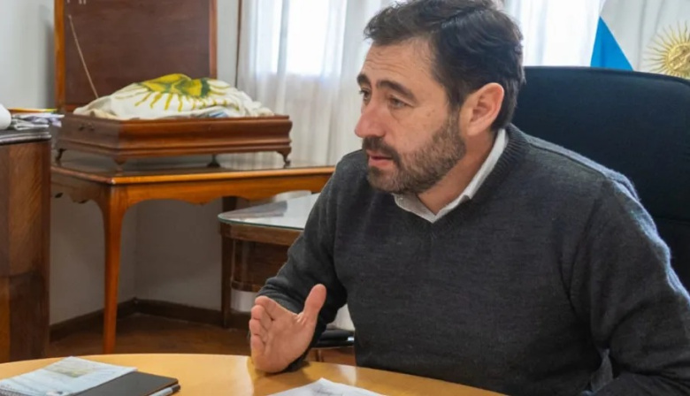 Román queda a un paso del referéndum que puede definir su futuro político
