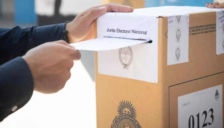 Quiénes son los 12 dirigentes que aparecen en la carrera por la intendencia