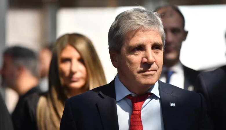 Estados Unidos respalda a Caputo, pero el FMI exige cambios en impuestos y exenciones