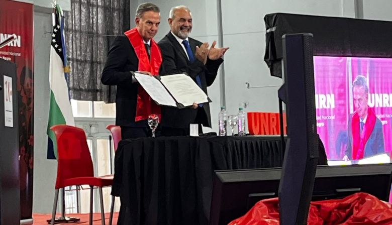 Pichetto recibió el Honoris Causa de la UNRN y defendió la universidad pública con críticas a Milei y a la Corte
