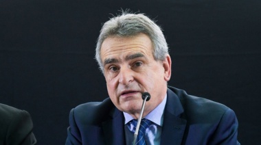 Agustín Rossi: "Milei en la última semana cambio la motosierra por el lanza llamas"