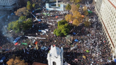 Cristina Fernández de Kirchner habló desde su prisión domiciliaria ante una Plaza de Mayo colmada: “Vamos a volver, argentinos y argentinas”