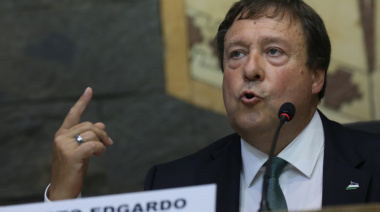 El brujo tiró las cartas y fija una férrea estrategia provincial