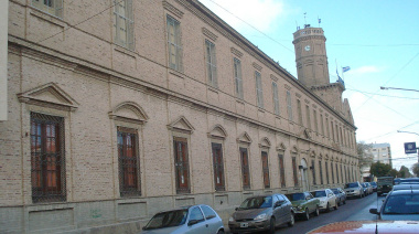 Viedma celebró la democracia y los derechos humanos con un multitudinario festival en la Manzana Histórica