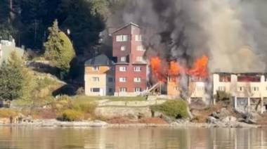 Feroz incendio en el histórico Hotel Huemul de Bariloche