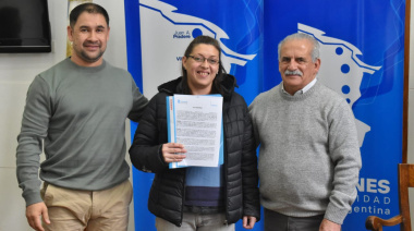 El intendente Marino entregó actas de posesión de lotes a familias del sector ex 58 Viviendas