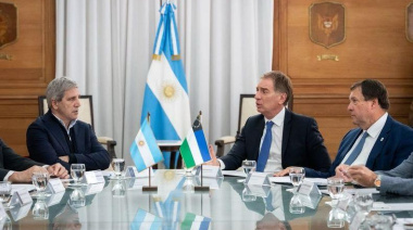 Weretilneck puso la firma y Río Negro se queda con las rutas 22 y 151, pero sin los fondos de Nación