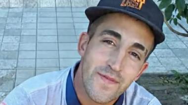 Familiares de un joven asesinado empapelan la ciudad y juntan fondos para contratar un abogado