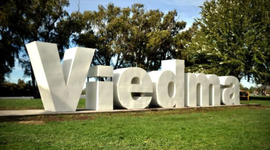 Viedma: denuncian un gasto de $60 millones por un nuevo cartel en la Costanera