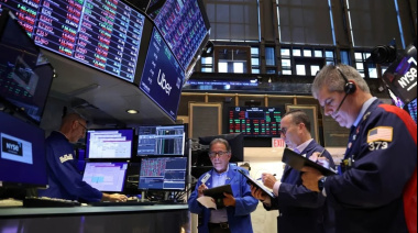 Los mercados le dieron la espalda a la Argentina y el riesgo país marcó un récord anual