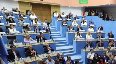 Río Negro se vuelve a endeudar para pagar sueldos, provedores y servicios a principios del 2027