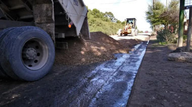 Calles rotas en Viedma: el Municipio prometió llegar a todos los barrios, pero sin plazos precisos
