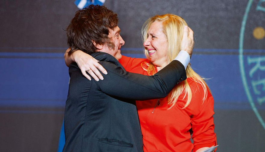 Milei cerró filas con su mesa política y endurece la negociación con gobernadores por la reforma laboral