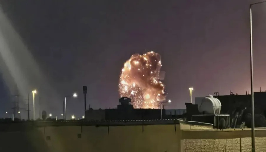 Irán amenaza con atacar destinos turísticos y asegura que mantiene su producción de misiles