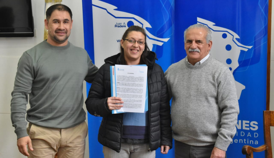 El intendente Marino entregó actas de posesión de lotes a familias del sector ex 58 Viviendas