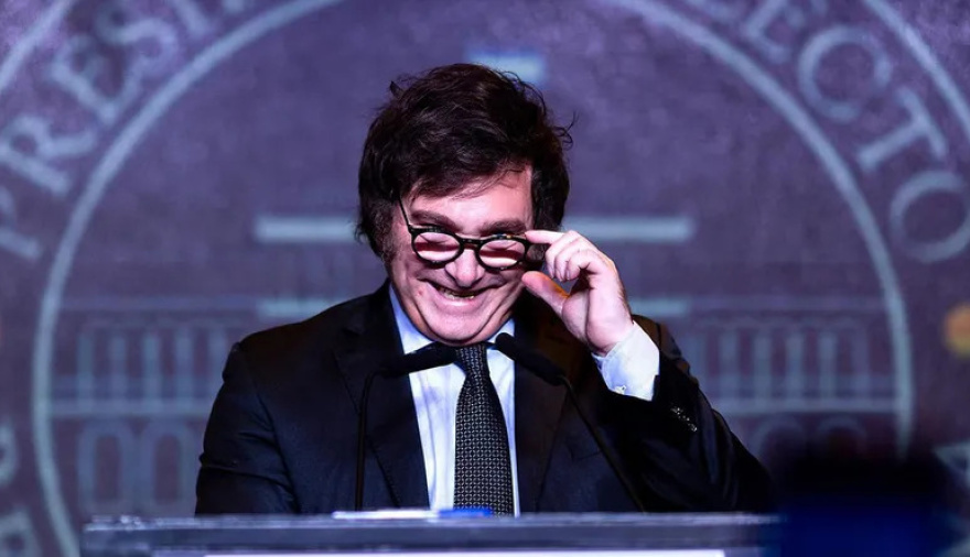 Milei denunció el monopolio de Clarín, pero terminó habilitando la megafusión de Telecom y Movistar