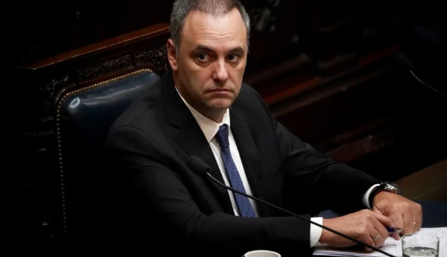 Adorni deja de ser vocero en medio del escándalo por los USD 500.000 no declarados